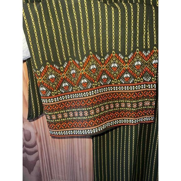 Nwt umgee olive green wide leg boho tribal Aztec lightweight small elastic tie - Picture 5 of 5